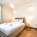 Calea Victoriei - Premium & Bukarest