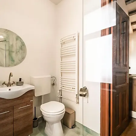 Calea Victoriei - Premium & Apartman *