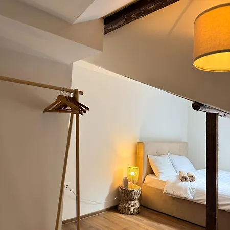 Calea Victoriei - Premium & *