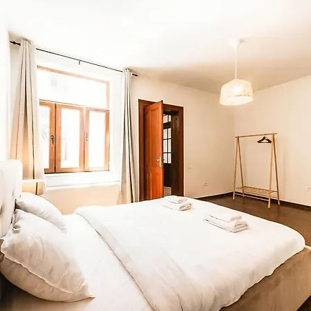 Calea Victoriei - Premium & Apartman *