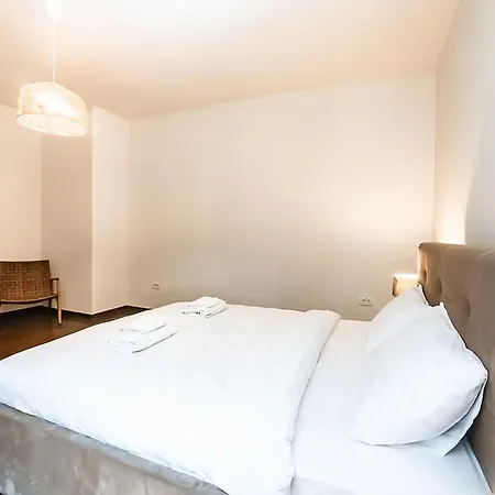 Calea Victoriei - Premium & *